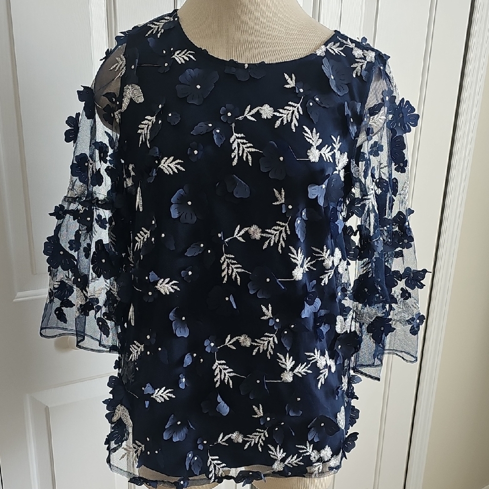Elegant Navy  Embroidered Women's‎ Top Evening By eci. Size Small. Texture